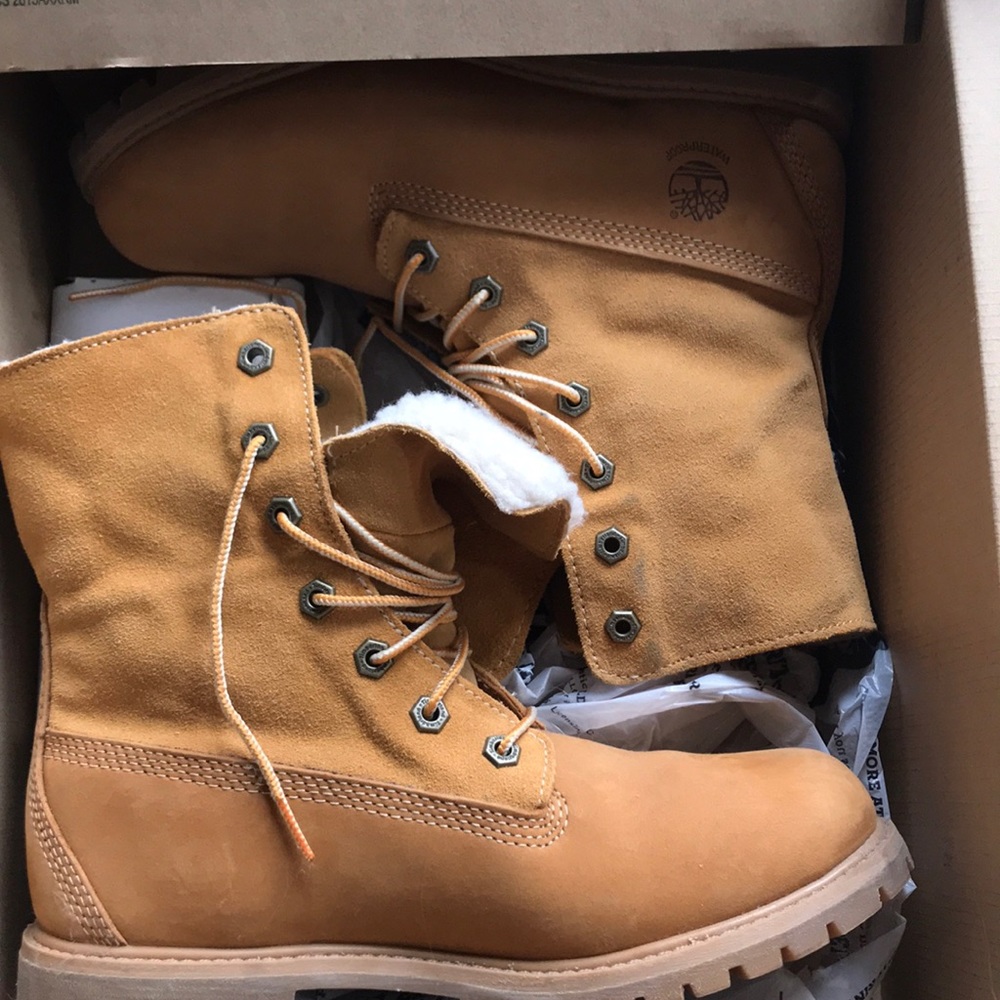Women’s 7.5 timberlands